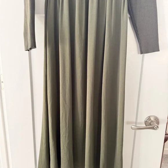 PinkBlush Maternity Mid Dress - Picture 4 of 6